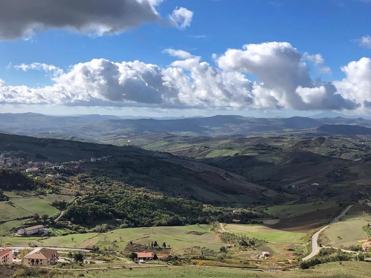 Gasthuis Verso Est Petralia Soprana Italië